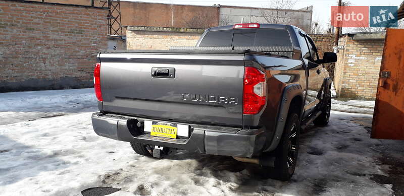 Пикап Toyota Tundra 2017 в Мостиске