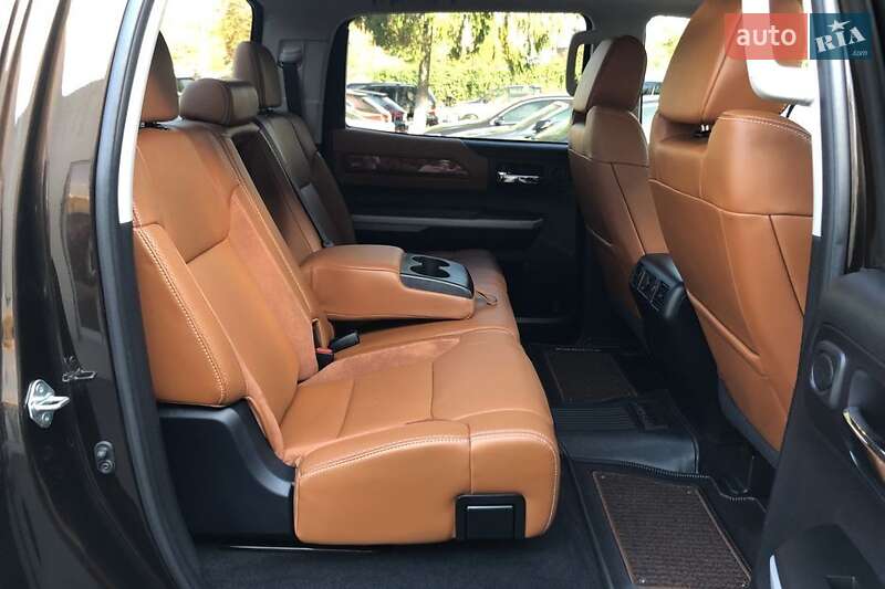 Пікап Toyota Tundra 2018 в Умані