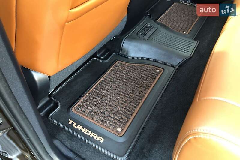 Пікап Toyota Tundra 2018 в Умані