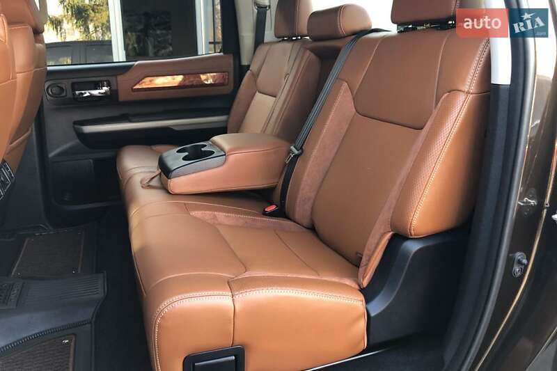 Пікап Toyota Tundra 2018 в Умані
