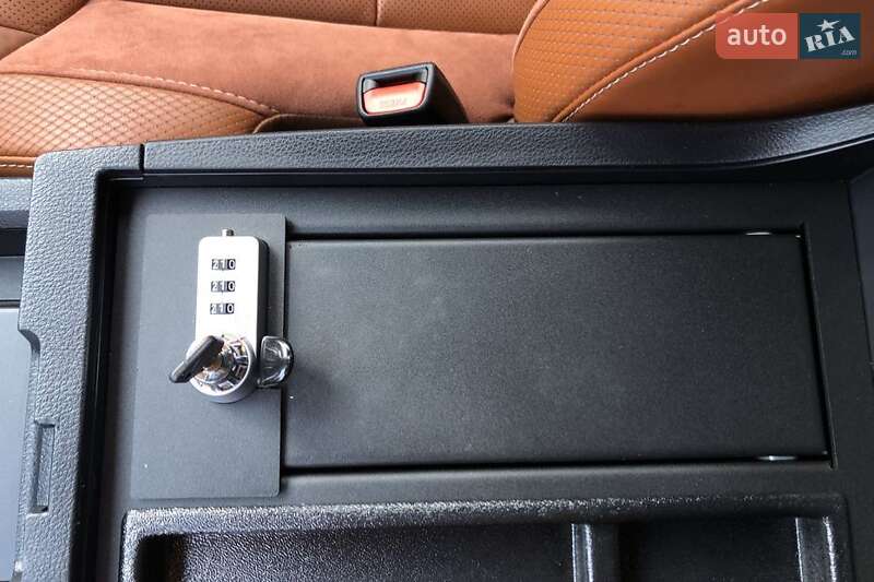 Пікап Toyota Tundra 2018 в Умані