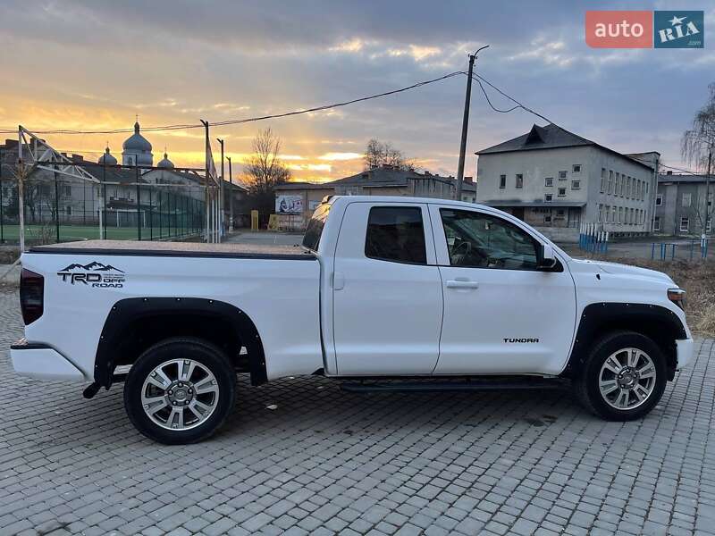 Пікап Toyota Tundra 2018 в Коломиї