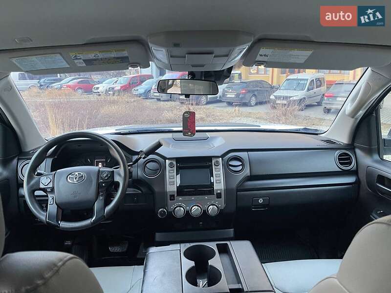 Пікап Toyota Tundra 2018 в Коломиї