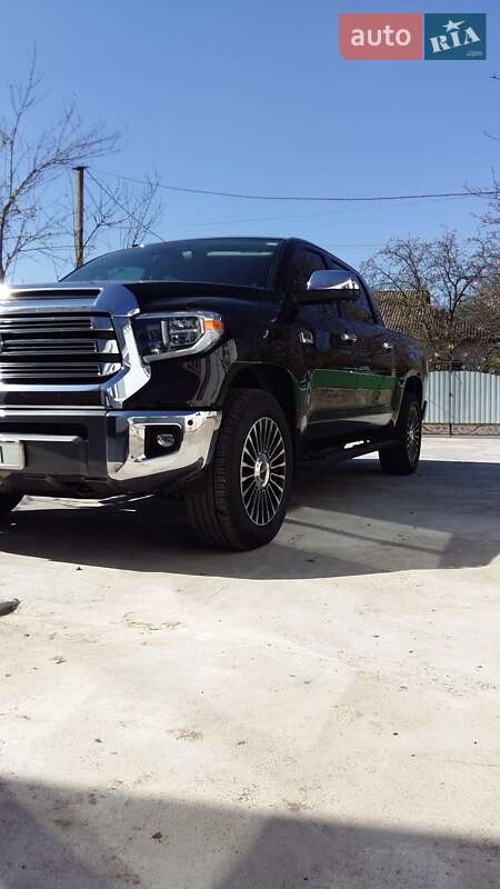 Пікап Toyota Tundra 2018 в Умані