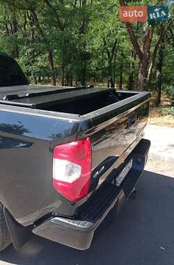 Пикап Toyota Tundra 2018 в 