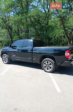 Пикап Toyota Tundra 2018 в 