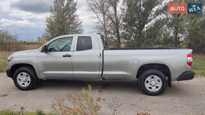 Пікап Toyota Tundra 2021 в Києві