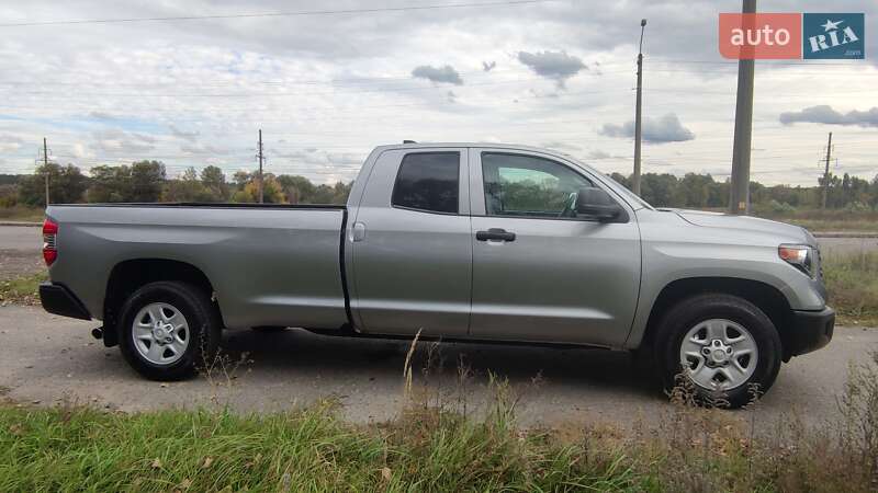 Пікап Toyota Tundra 2021 в Києві