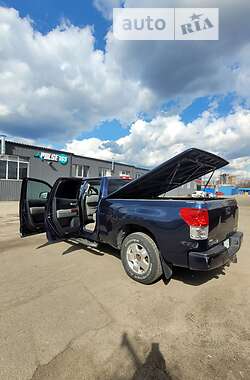 Пикап Toyota Tundra 2010 в 