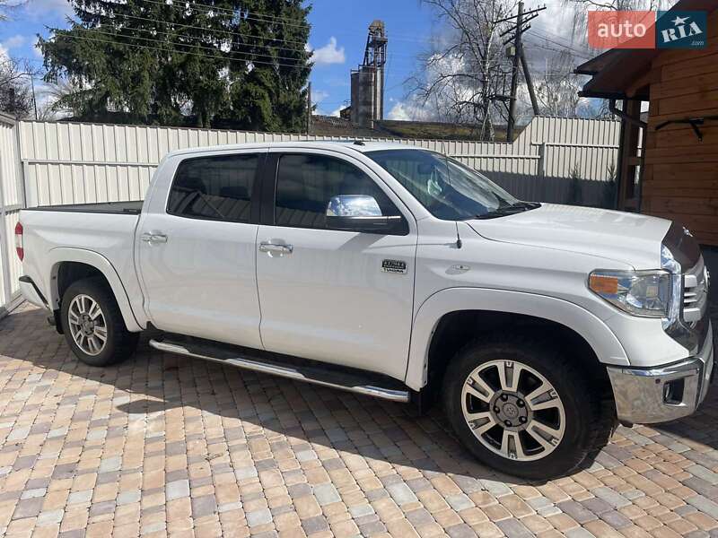 Пікап Toyota Tundra 2014 в Києві