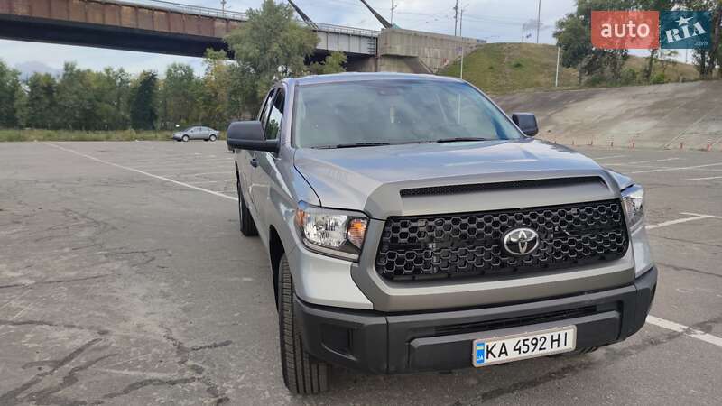 Пікап Toyota Tundra 2021 в Києві