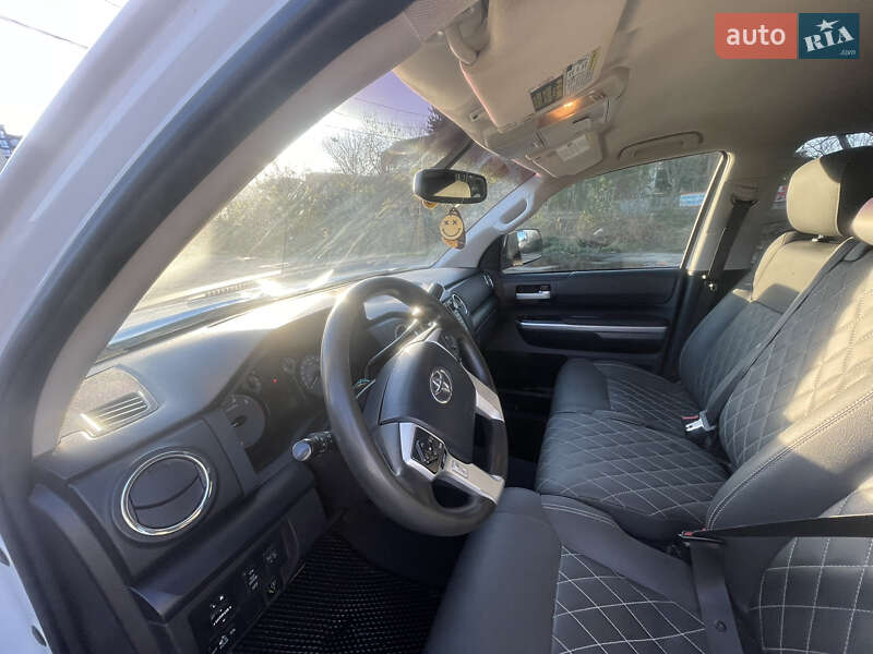 Пикап Toyota Tundra 2014 в Луцке