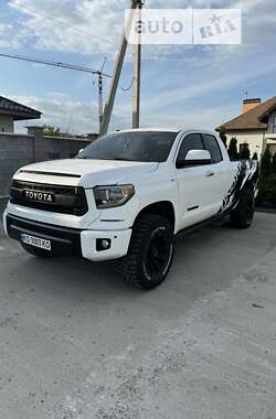 Пікап Toyota Tundra 2014 в Ужгороді