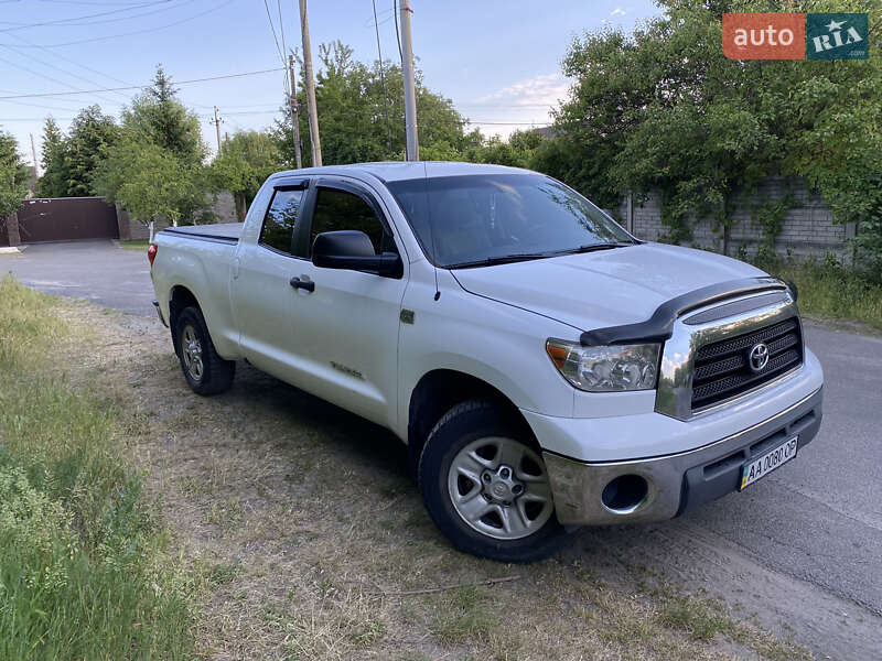 Пікап Toyota Tundra 2008 в Києві