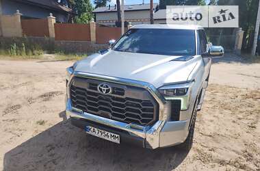 Пікап Toyota Tundra 2023 в Києві