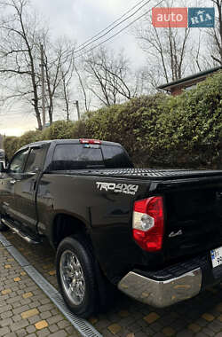 Пикап Toyota Tundra 2016 в 