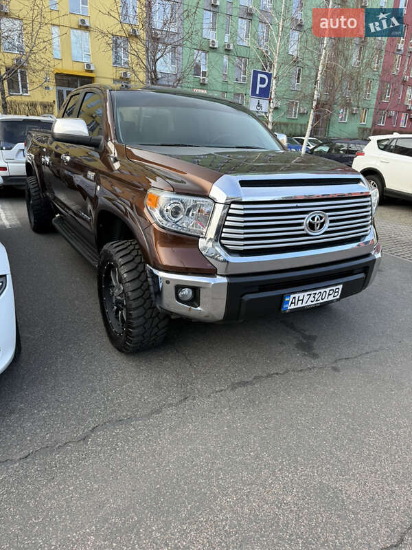 Пікап Toyota Tundra 2013 в Смілі