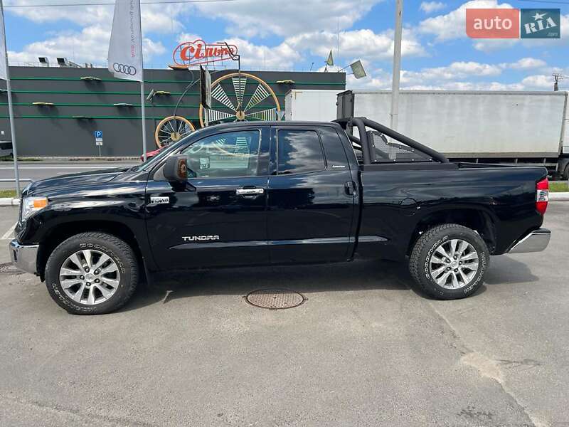 Пікап Toyota Tundra 2015 в Києві