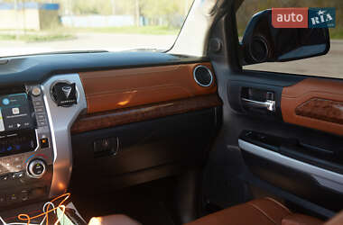Пикап Toyota Tundra 2019 в 