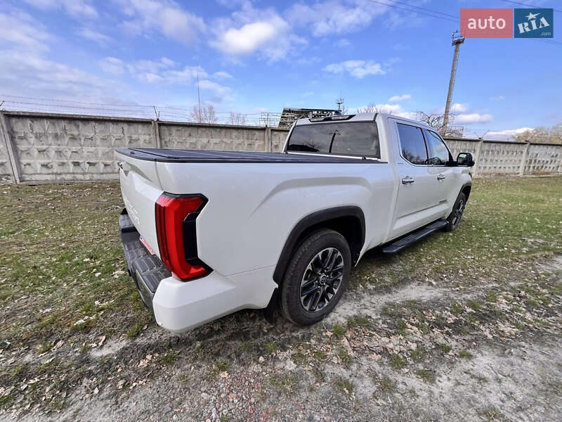Пікап Toyota Tundra 2022 в Києві