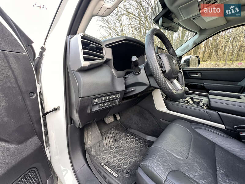 Пікап Toyota Tundra 2022 в Києві