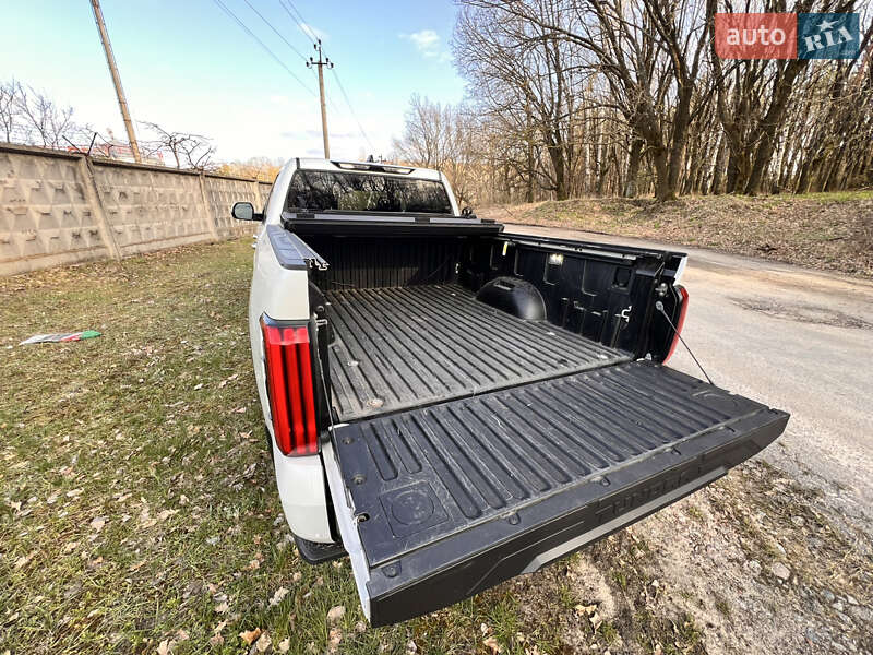 Пікап Toyota Tundra 2022 в Києві