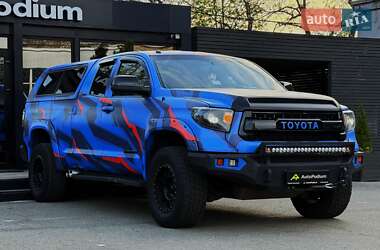 Пикап Toyota Tundra 2015 в 