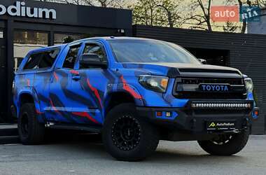Пикап Toyota Tundra 2015 в 