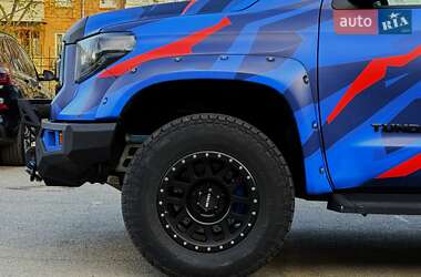 Пикап Toyota Tundra 2015 в 