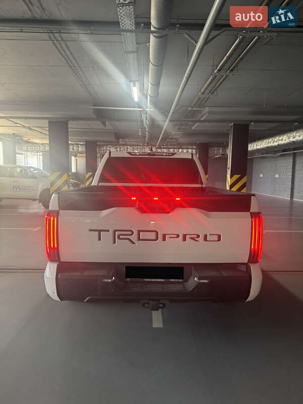 Пікап Toyota Tundra 2023 в Дніпрі