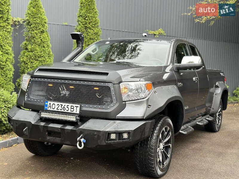 Пікап Toyota Tundra 2017 в 