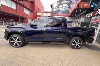 Пикап Toyota Tundra 2023 в 