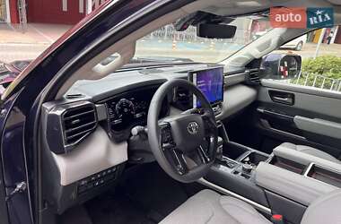 Пикап Toyota Tundra 2023 в 
