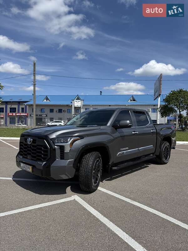 Пикап Toyota Tundra 2023 в 