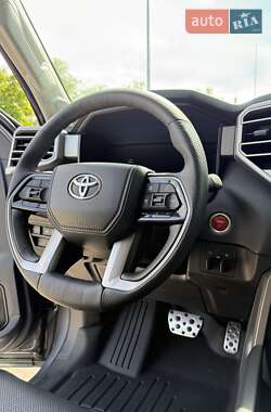 Пикап Toyota Tundra 2023 в 