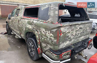 Пикап Toyota Tundra 2015 в 