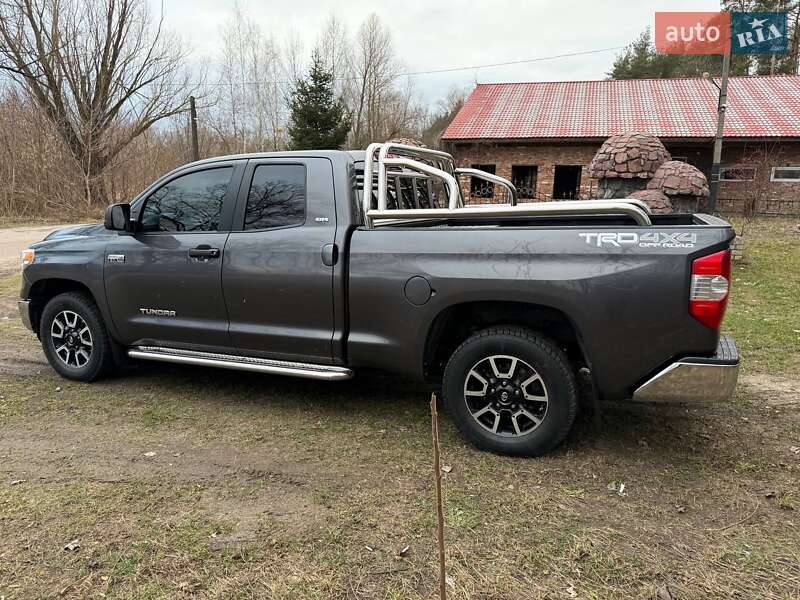 Пікап Toyota Tundra 2015 в Прилуках