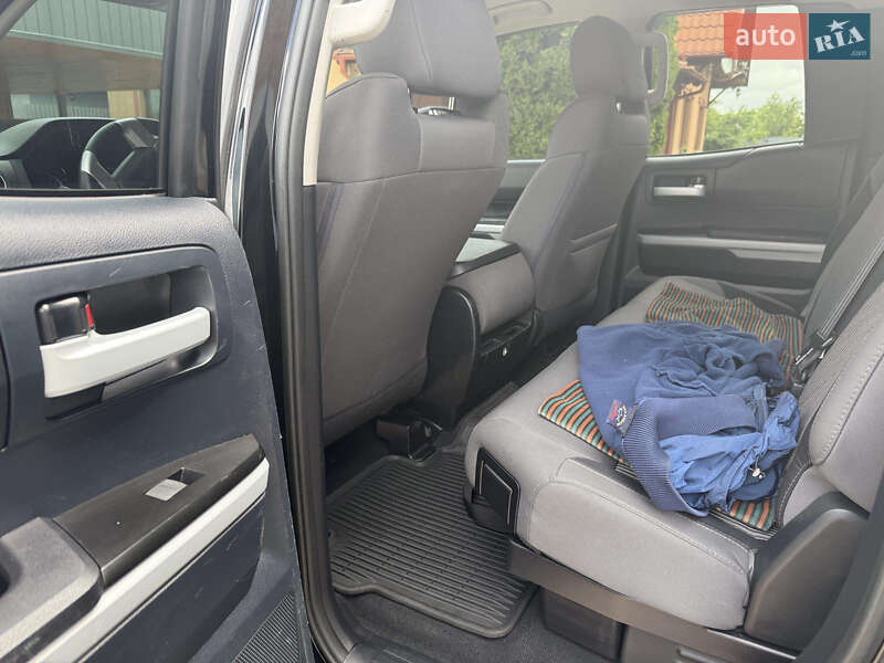 Пикап Toyota Tundra 2016 в Ужгороде