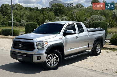 Пикап Toyota Tundra 2014 в 