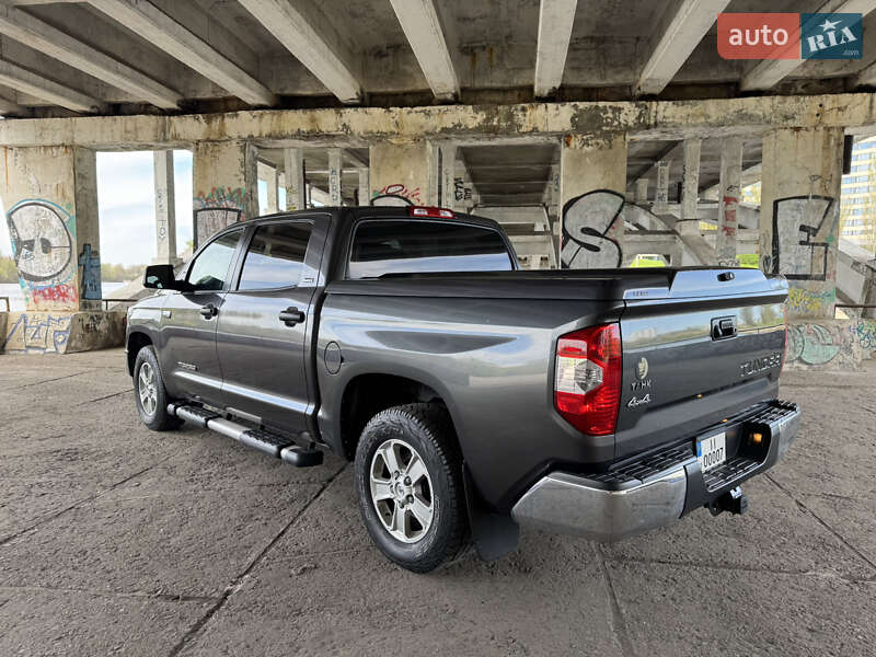 Пікап Toyota Tundra 2014 в Києві