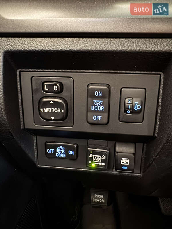 Пікап Toyota Tundra 2014 в Києві