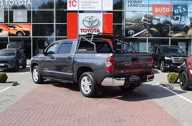 Пикап Toyota Tundra 2017 в 