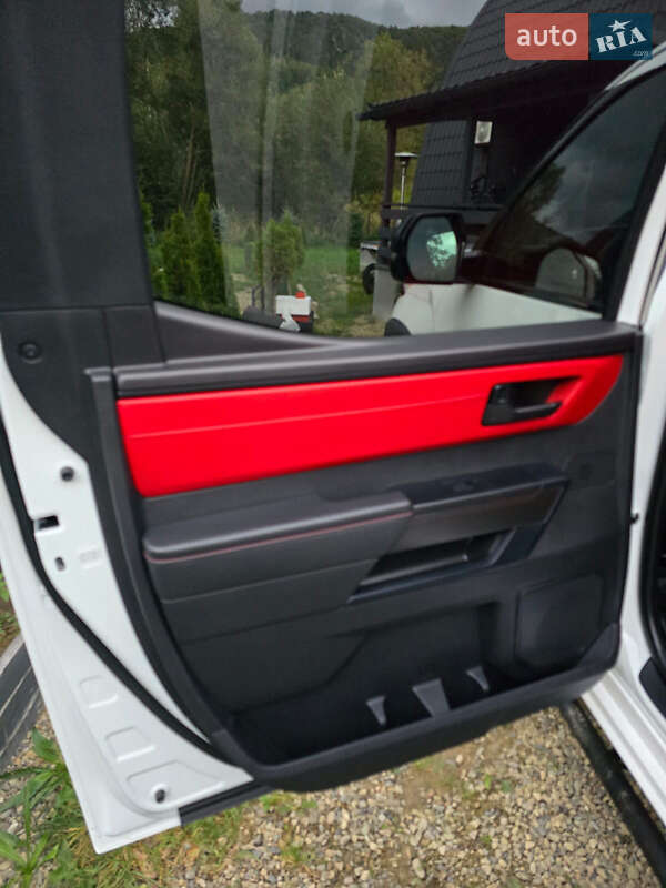 Пікап Toyota Tundra 2023 в Дніпрі