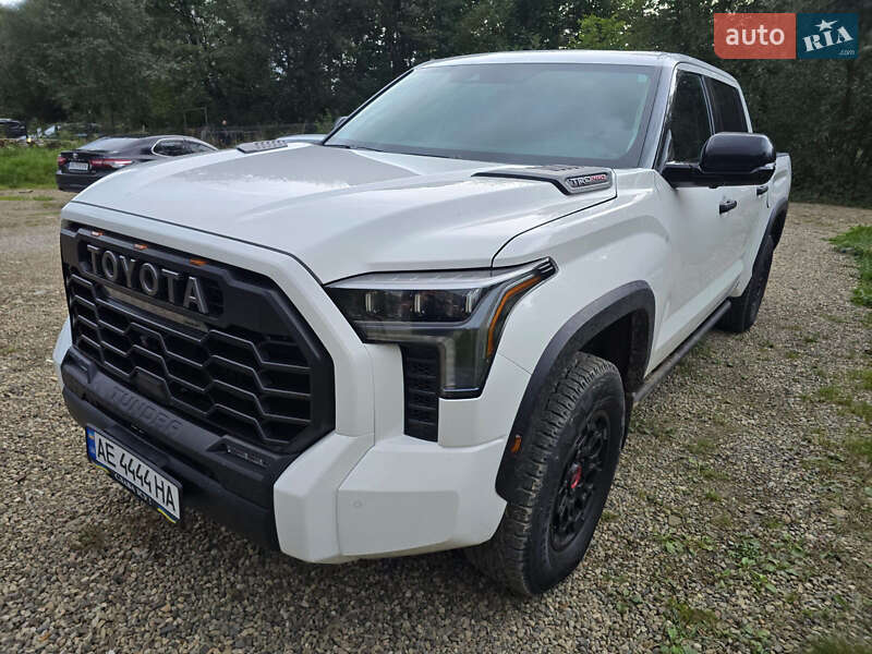 Пікап Toyota Tundra 2023 в Дніпрі