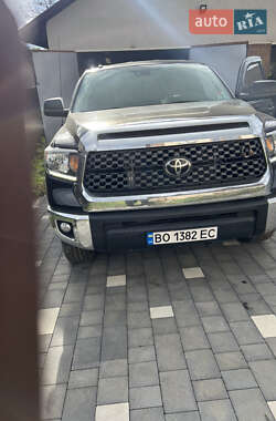 Пікап Toyota Tundra 2018 в Бучачі