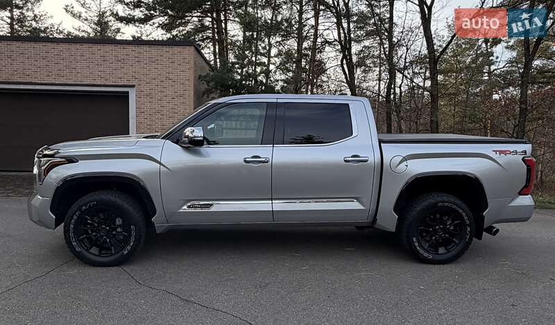 Пікап Toyota Tundra 2023 в Києві
