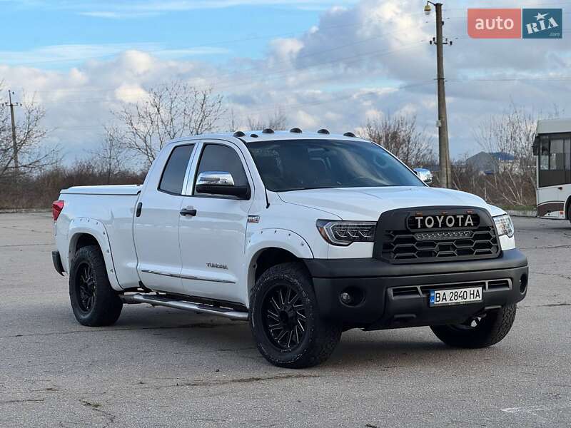 Пикап Toyota Tundra 2012 в Кропивницком