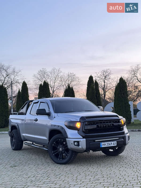Пикап Toyota Tundra 2015 в Одессе