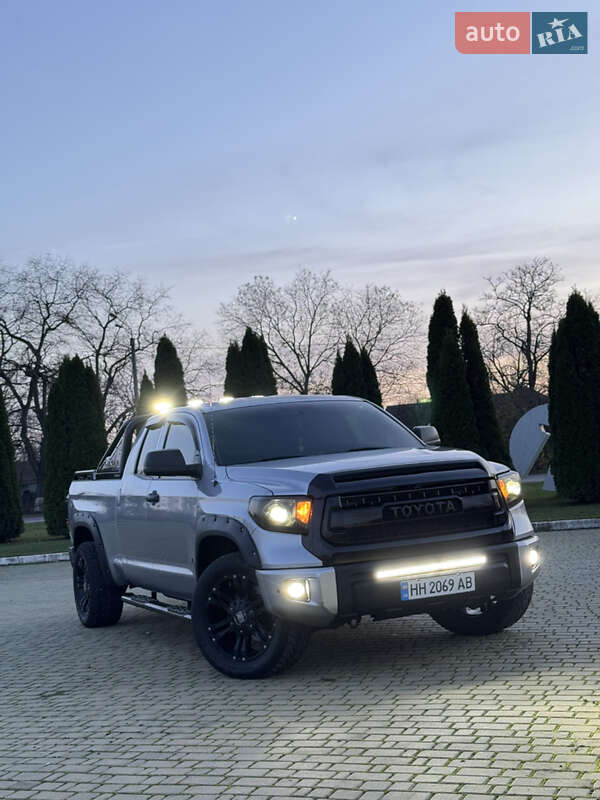 Пикап Toyota Tundra 2015 в Одессе