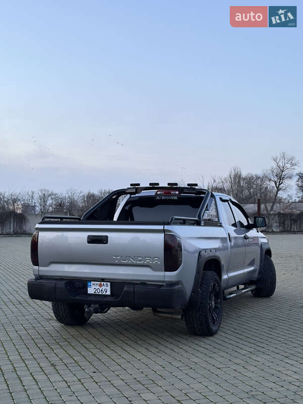 Пикап Toyota Tundra 2015 в Одессе